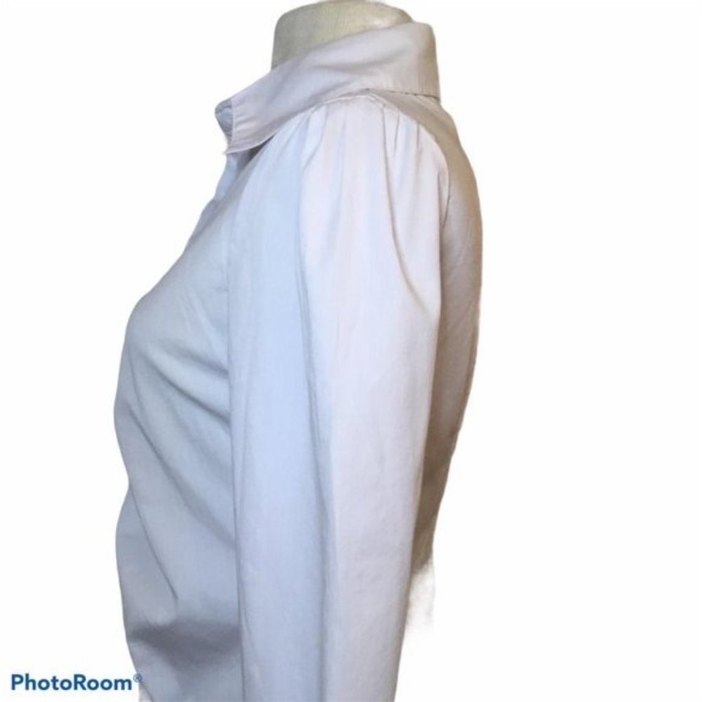 White Button Gathered Front Wing Tip Collar - Picture 3 of 13